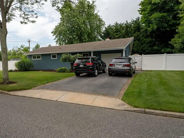 148 The Crescent, Babylon, NY 11702