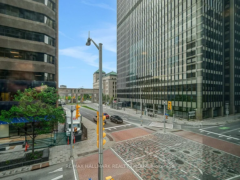 340 Queen St #1302 — Photo 35