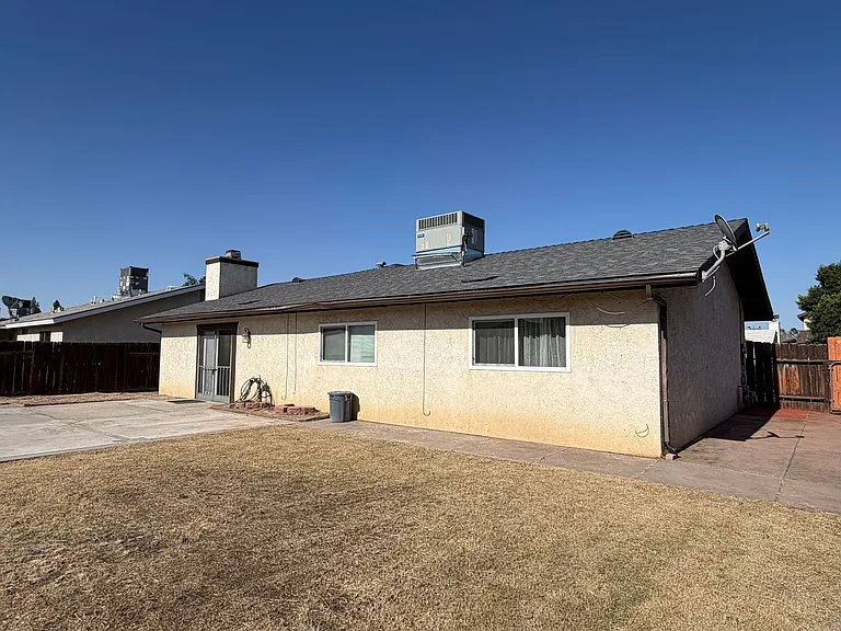 4309 Rosewall St — Photo 37