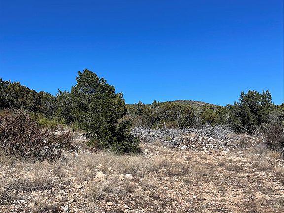 4th image of 305 Walnut Springs Ranch Rd