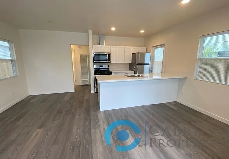 4132 Utah St — Photo 6