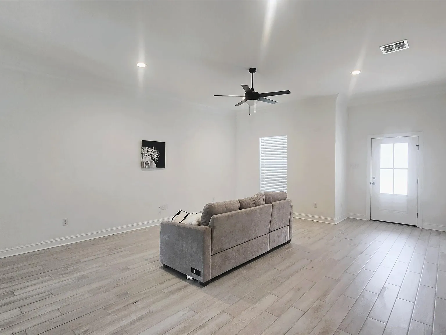 3 bed, 1629 sqft, $2,500 — Photo 4