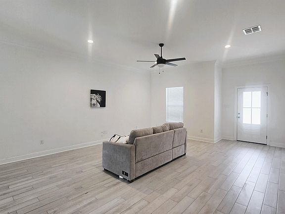 4th image of 9232 Asoka Ave