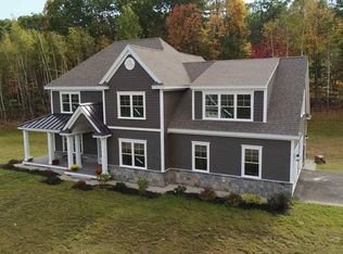 1 Freedom Ln, Auburn, NH 03032