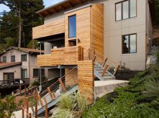 7010 Exeter Dr, Oakland, CA 94611