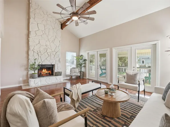 13684 Mutiny Ln, Galveston, TX 77554