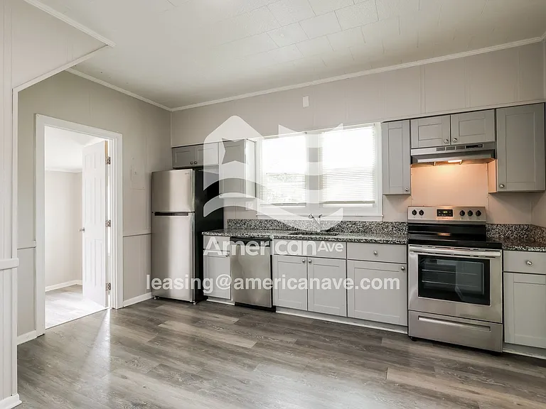 1536011_006_kitchen_7.jpg