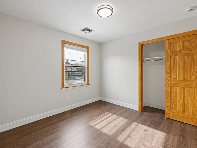 227 Franklin Ave #2 — Photo 11