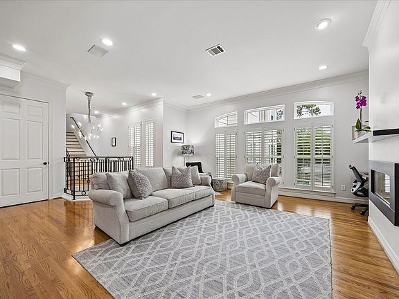 2nd image of 2710 Wroxton Rd