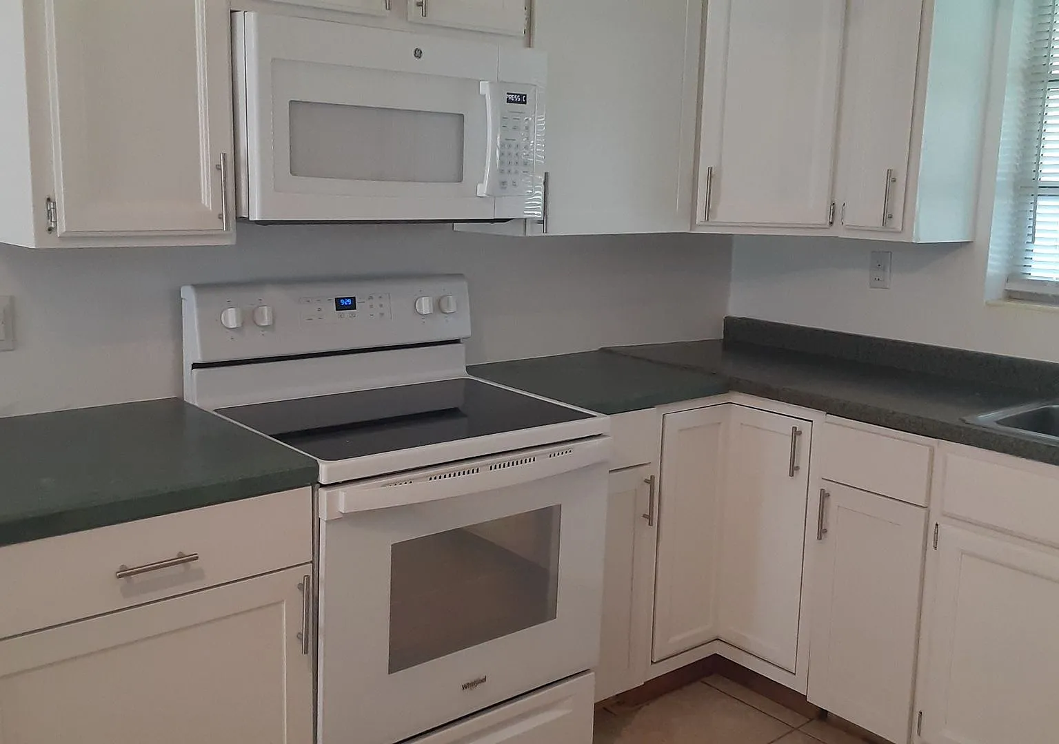 Welcome to 428 Manhattan Ave Your Beachside Retreat! — Photo 2