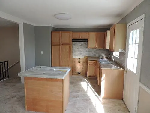 4 bed, 2.5 bath, 2334 sqft, $2,195 — Photo 4