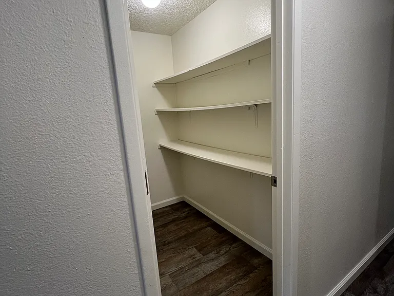 Sunset Ridge Apartments — Photo 22