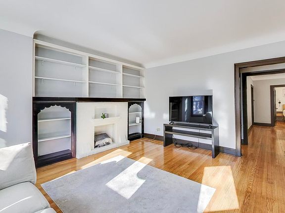 4th image of 2176 W Leland Ave #1F