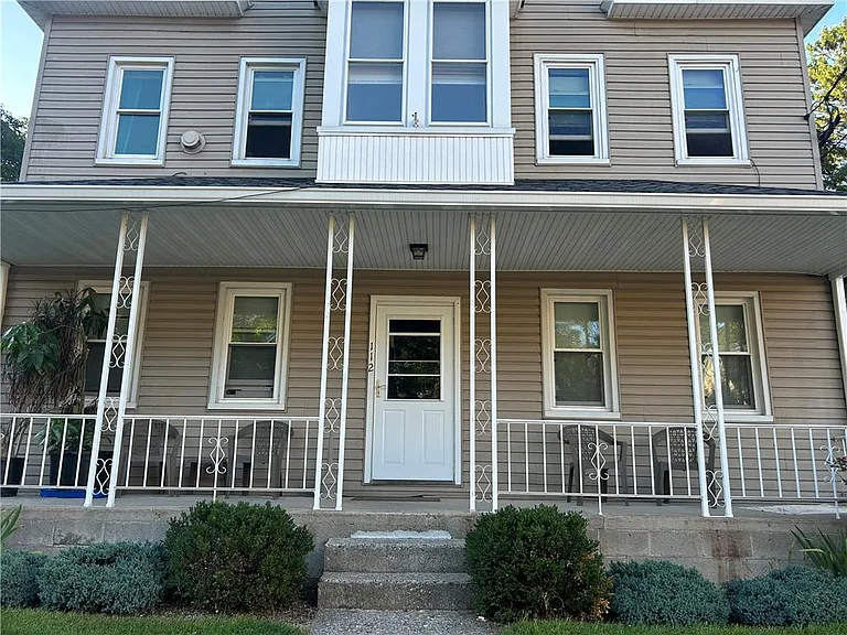 112 Main St #B — Photo 1