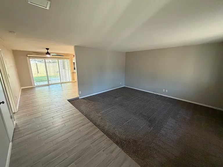 4807 W Beryl Ave — Photo 5