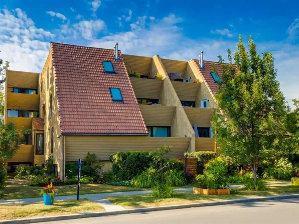 906 S 4th Ave NW #3, Calgary, AB T2N 0M8