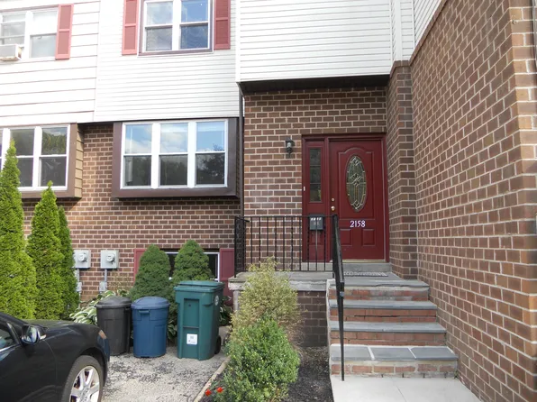 2158 Birch Dr, Lafayette Hill, PA 19444