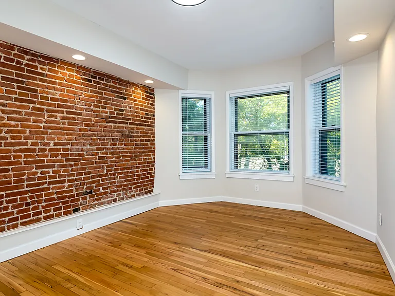1910 Tower Grove Ave #2L — Photo 15