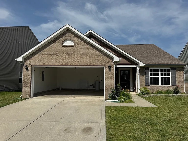2584 Shadowbrook Trce — Photo 2