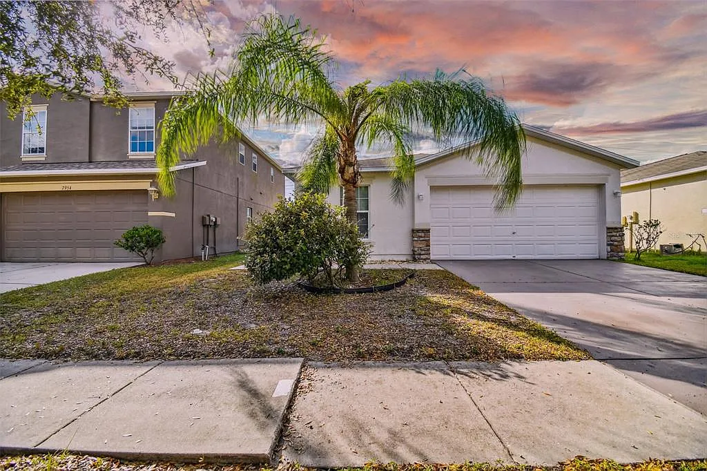 3 bed, 2.0 bath, 1290 sqft, $2,000 — Photo 1