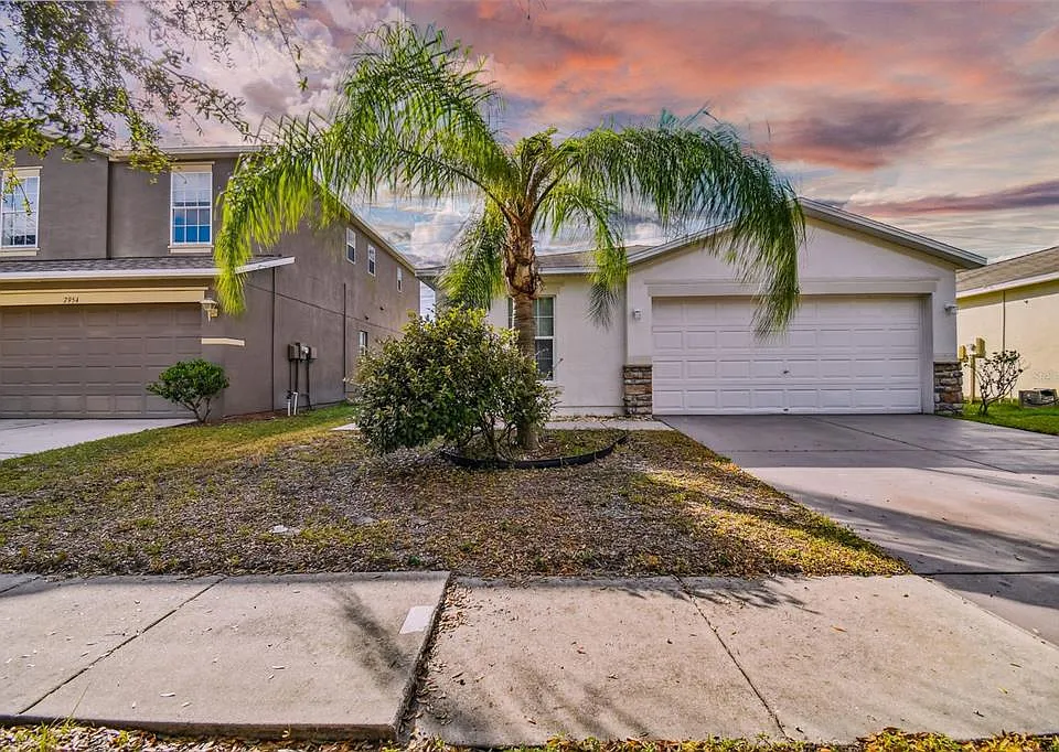 7956 Carriage Pointe Dr
