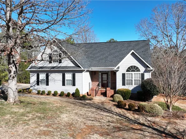 221 Silver Ridge Dr, Central, SC 29630