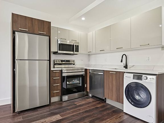 3rd image of 5655 N Clark St #2A