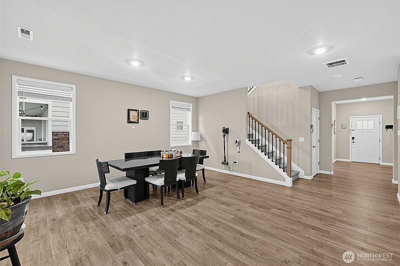 4th image of 12911 Emerald Ridge Boulevard E