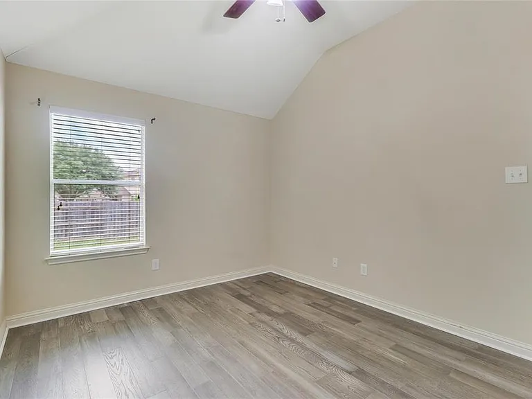 3608 Glastonbury Trl — Photo 7