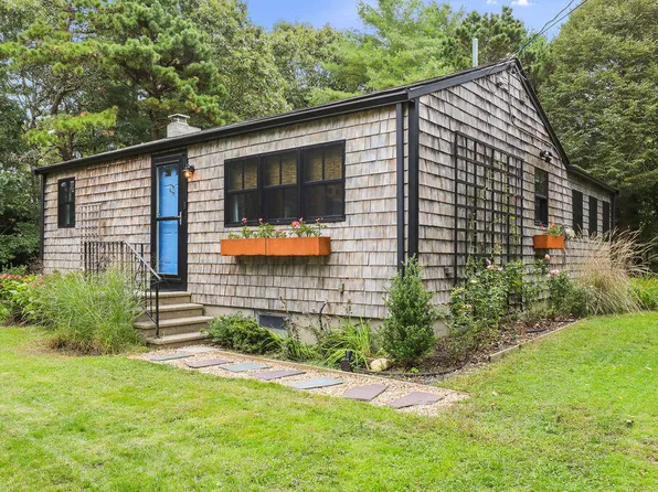 11 Quail Hill Road, Pocasset, MA 02559