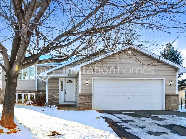 3746 Hamlet Ave N, Oakdale, MN 55128