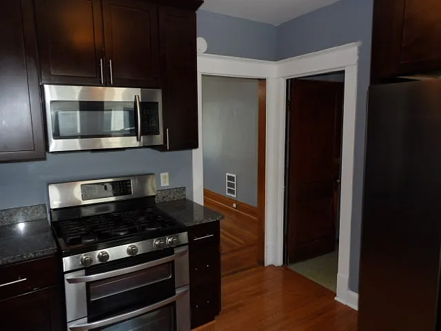 3 bed, 1300 sqft, $1,800 — Photo 4