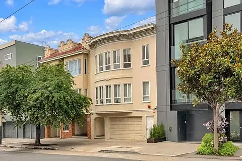 2 bed, 1000 sqft, $7,900 — Photo 2