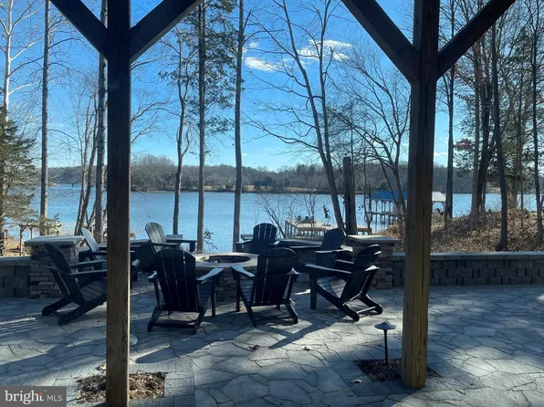 5727 Private Rd, Mineral, VA 23117