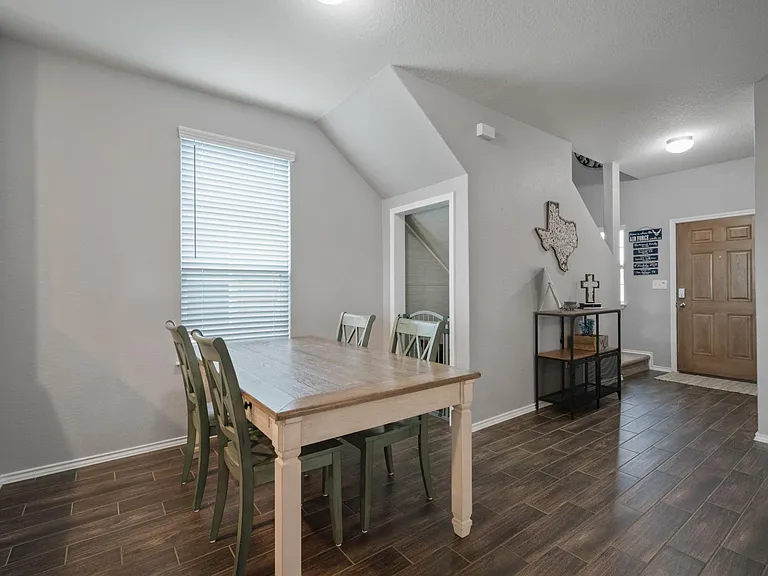 Large dinning space! 
Doggy hideaway below stairs.