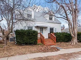 1315 W Ash St, Leland Grove, IL 62704