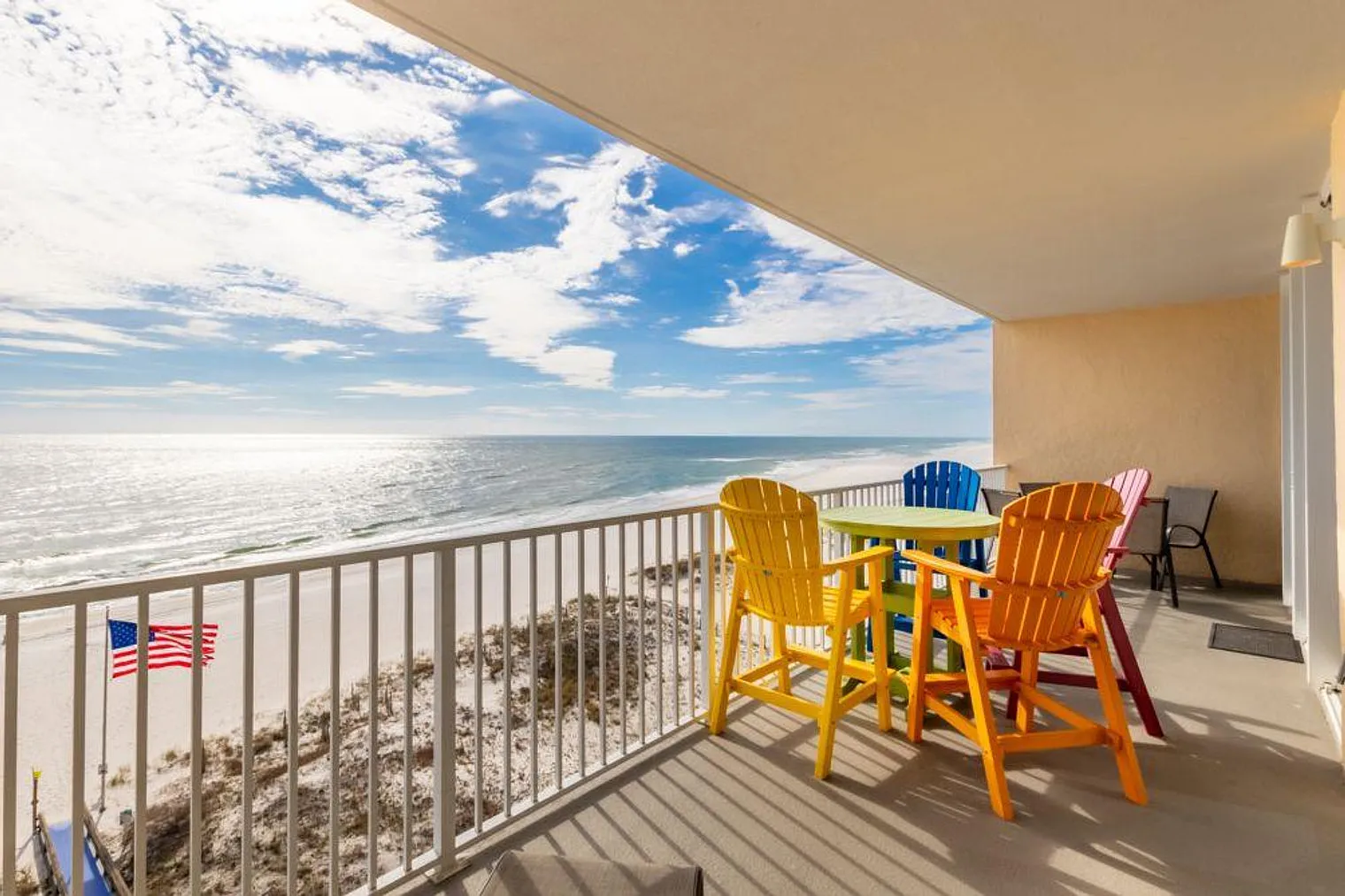 3 bed, 3.0 bath, 1399 sqft, $5,241 — Photo 3