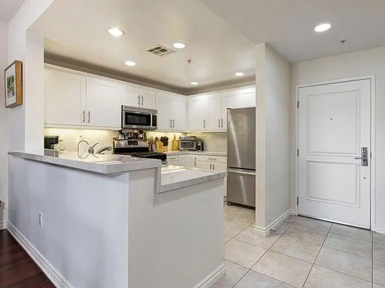 7100 Alvern St #412 — Photo 4
