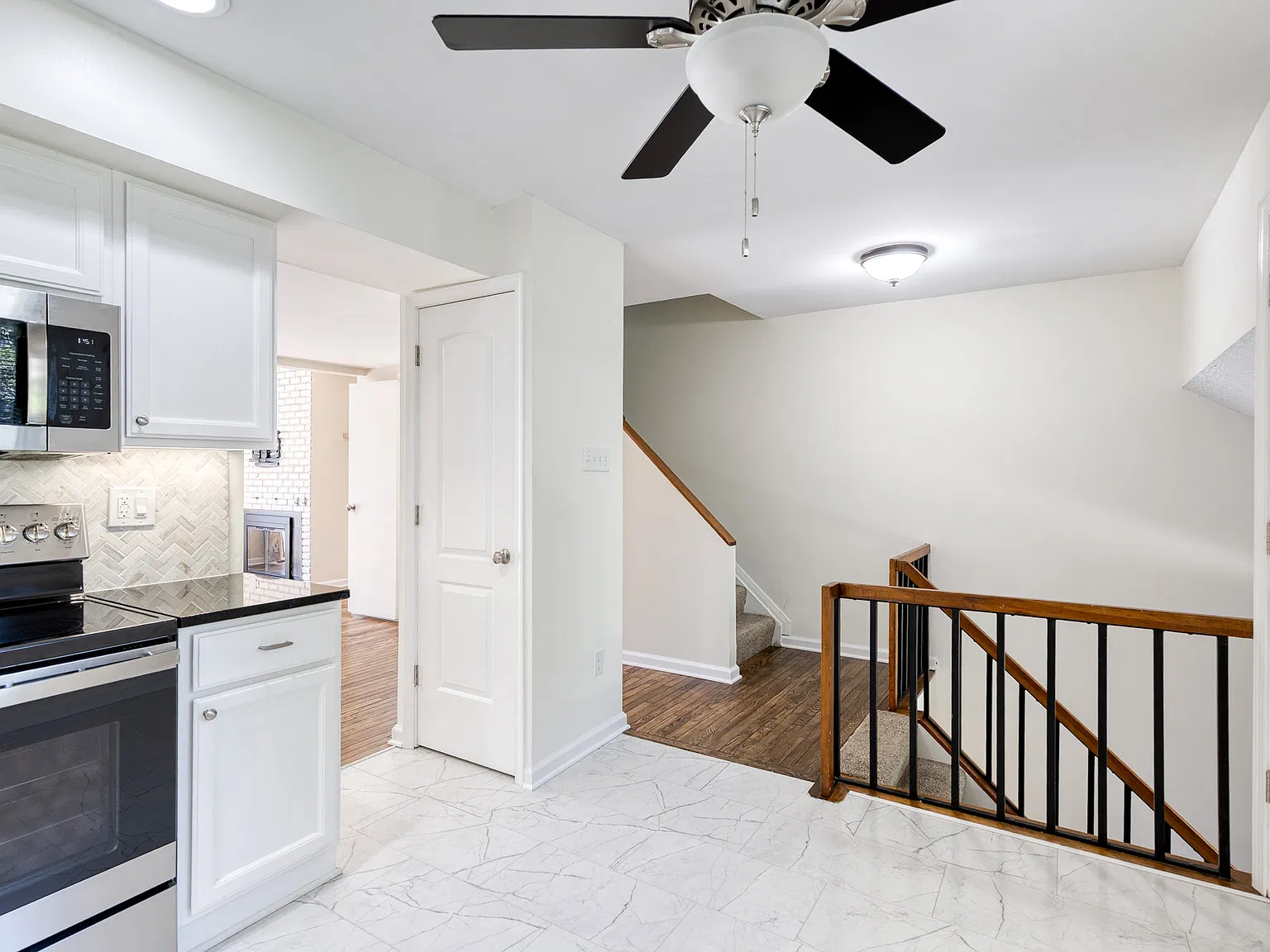 4 bed, 2.5 bath, 2154 sqft, $3,200 — Photo 3