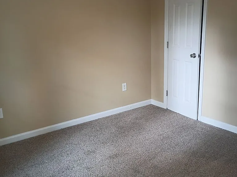 308 Stacie Ct — Photo 19