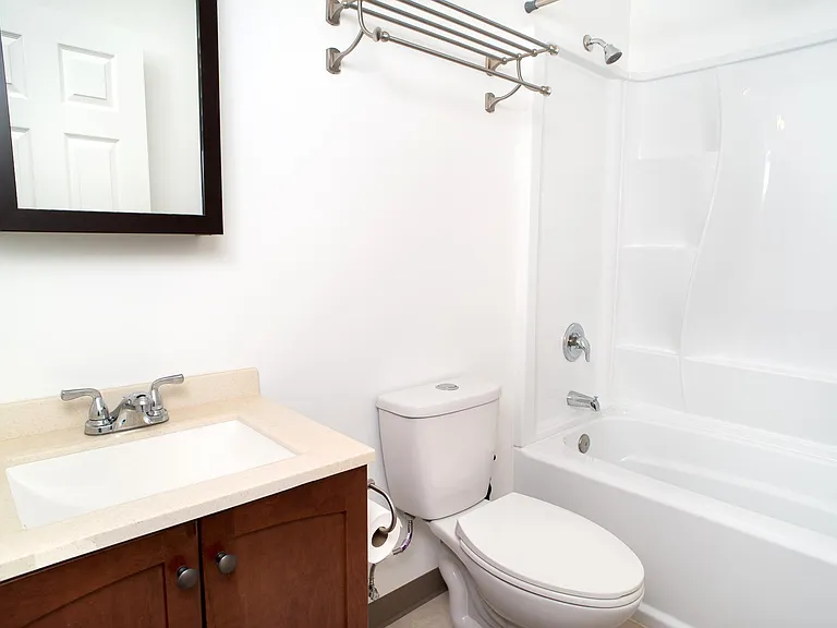 1050 S Burlington Ave #1052 — Photo 7