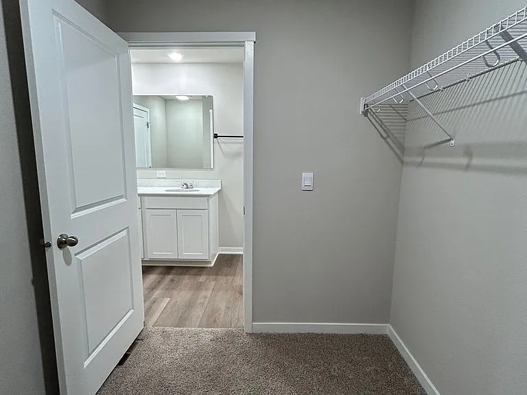 12660 S 204th Ave — Photo 24