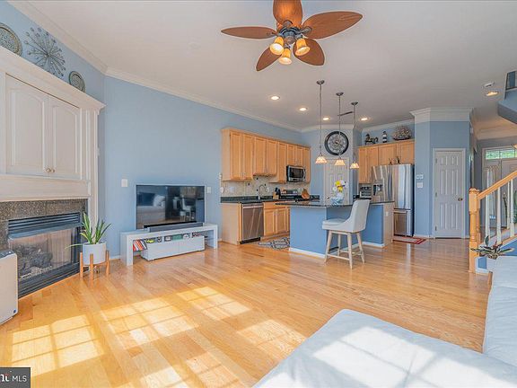 4th image of 20318 Charter Oak Dr