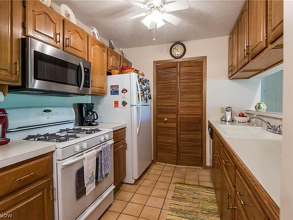 5th image of 8619 Scenicview Dr APT 101
