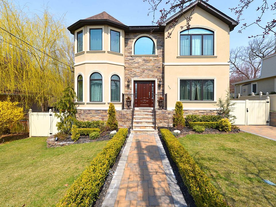 1st image of 255 Mace St