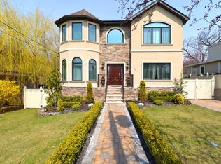 255 Mace St, Staten Island, NY 10306