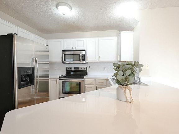 4th image of 1727 Riverwood Dr #62