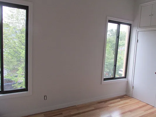 Rented by Windsor Homes Realty Corp | media 10