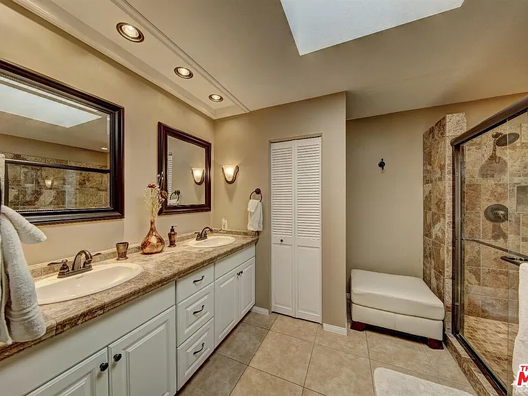 203 Serena Dr — Photo 7