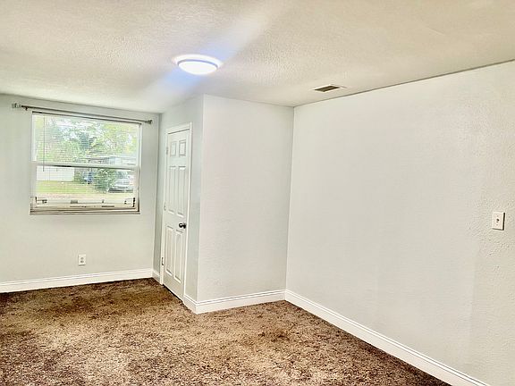 4th image of 9310 N Dartmouth Ave #2